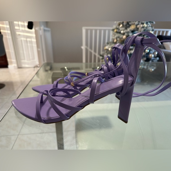 Point toe lavender strappy heels - Picture 2 of 4